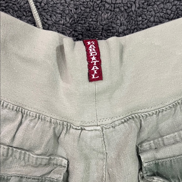 Knee level shorts from hard tail - Picture 5 of 6